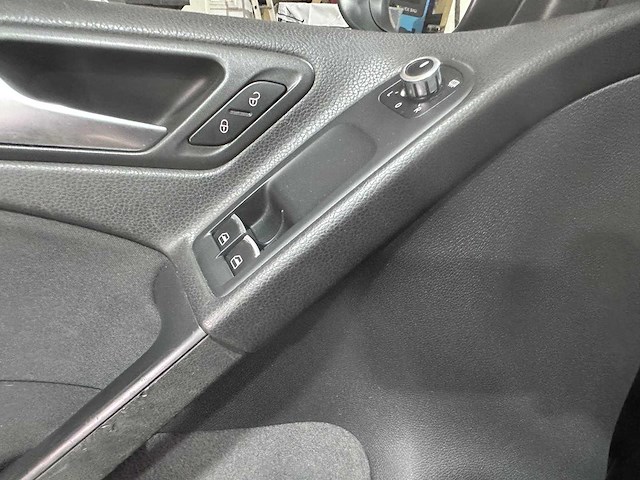 Volkswagen - golf - 1.4 tsi trendline - 5-zdv-99- 2009 - afbeelding 2 van  17