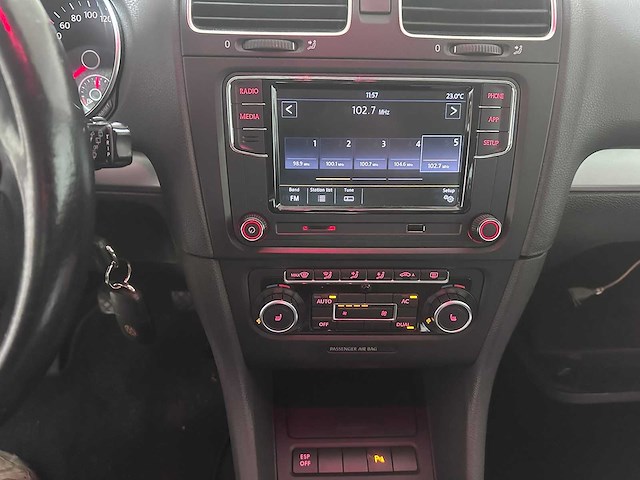 Volkswagen - golf - 1.4 tsi trendline - 5-zdv-99- 2009 - afbeelding 4 van  17