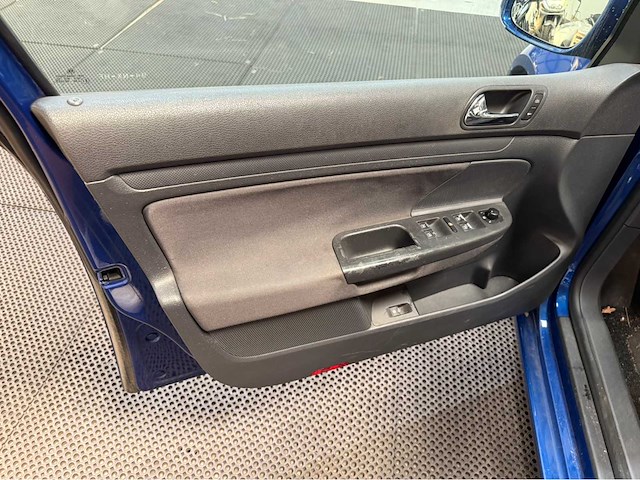 Volkswagen - golf - 1.6 fsi trendline - personenauto - 2004 - afbeelding 10 van  28