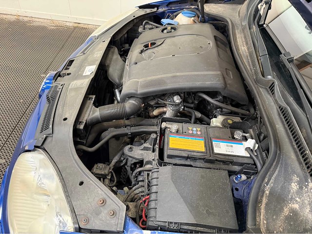 Volkswagen - golf - 1.6 fsi trendline - personenauto - 2004 - afbeelding 13 van  28