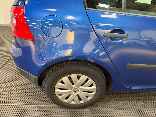 Volkswagen - golf - 1.6 fsi trendline - personenauto - 2004 - afbeelding 17 van  28