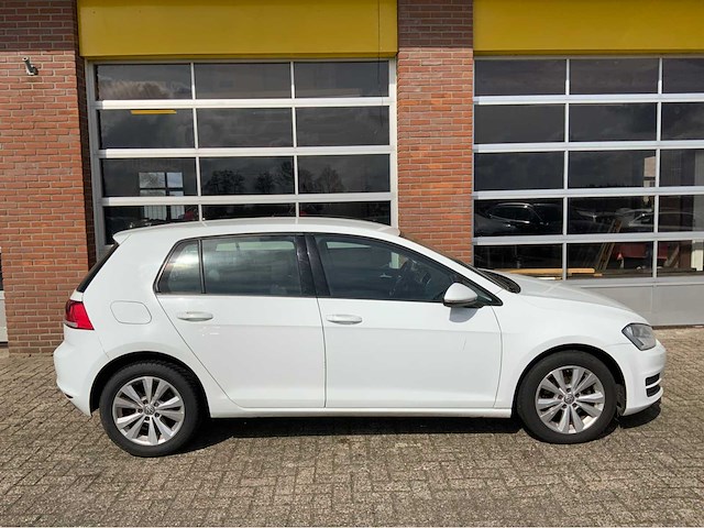 Volkswagen - golf - 1.6 tdi trendline - personenauto - 2013 - afbeelding 17 van  22