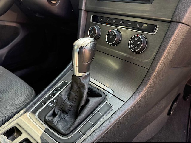 Volkswagen - golf - 1.6 tdi trendline - personenauto - 2013 - afbeelding 3 van  28