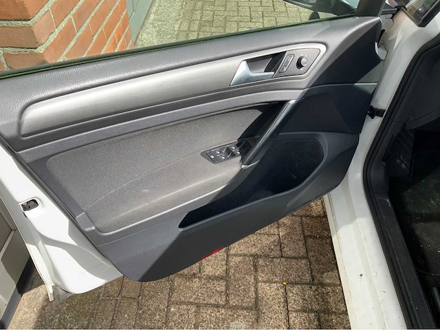 Volkswagen - golf - 1.6 tdi trendline - personenauto - 2013 - afbeelding 7 van  26