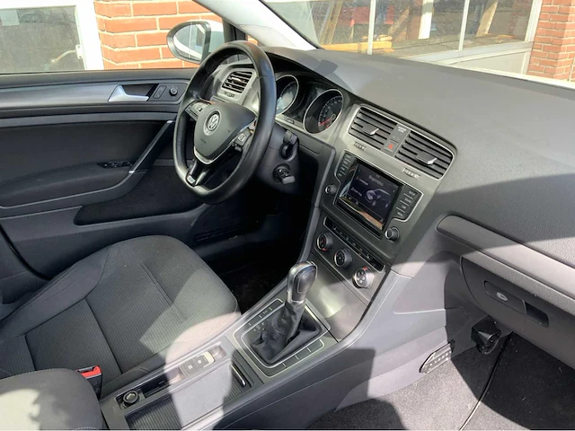 Volkswagen - golf - 1.6 tdi trendline - personenauto - 2013 - afbeelding 2 van  26