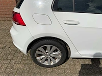 Volkswagen - golf - 1.6 tdi trendline - personenauto - 2013 - afbeelding 18 van  26