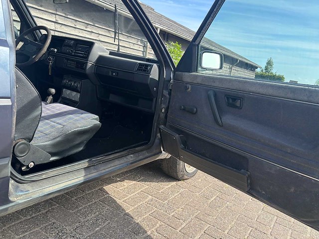 Volkswagen - golf - 1.8 gti inj. - 1989 - classic cars >15 - afbeelding 9 van  34