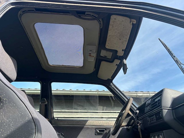 Volkswagen - golf - 1.8 gti inj. - 1989 - classic cars >15 - afbeelding 15 van  34