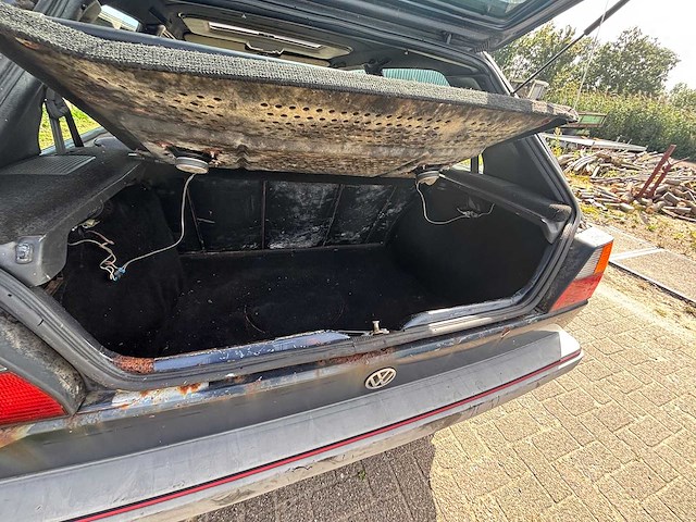 Volkswagen - golf - 1.8 gti inj. - 1989 - classic cars >15 - afbeelding 18 van  34