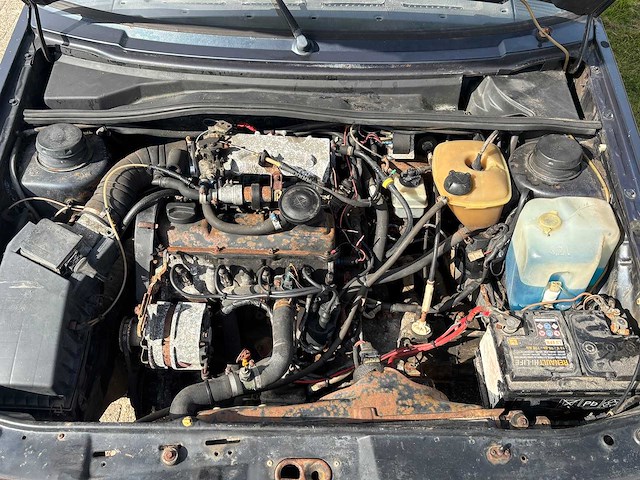 Volkswagen - golf - 1.8 gti inj. - 1989 - classic cars >15 - afbeelding 24 van  34