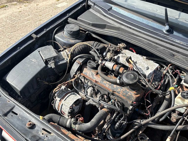Volkswagen - golf - 1.8 gti inj. - 1989 - classic cars >15 - afbeelding 26 van  34