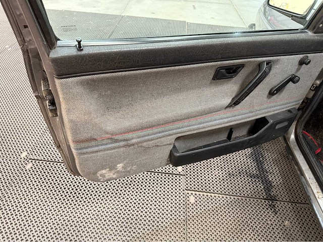 Volkswagen - golf - 1.8 inj. - oldtimer - 1989 - afbeelding 5 van  21