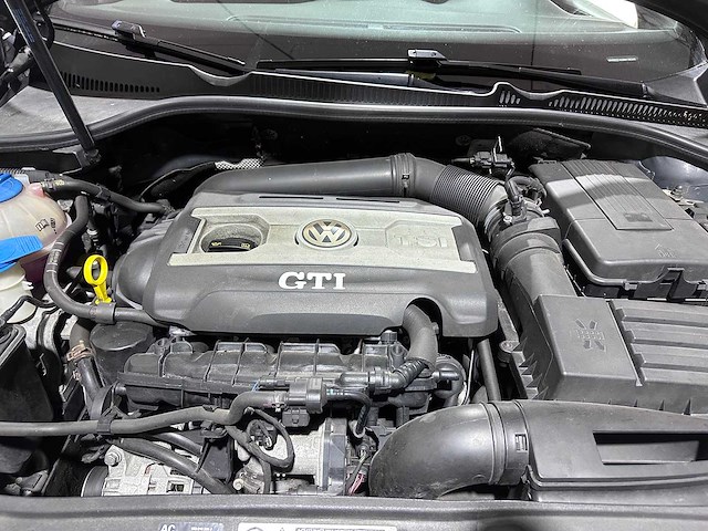 Volkswagen - golf - 2.0 dsg gti - car - 2010 - afbeelding 15 van  24