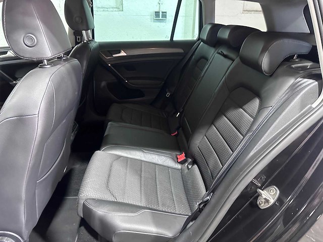 Volkswagen - golf - 2.0 tdi highline - car - afbeelding 11 van  22