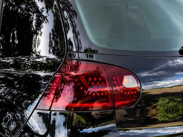 Volkswagen - golf - 2004 - kl-011-s - afbeelding 3 van  18