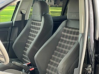 Volkswagen - golf - 2004 - kl-011-s - afbeelding 4 van  18