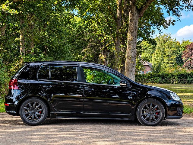 Volkswagen - golf - 2004 - kl-011-s - afbeelding 13 van  18