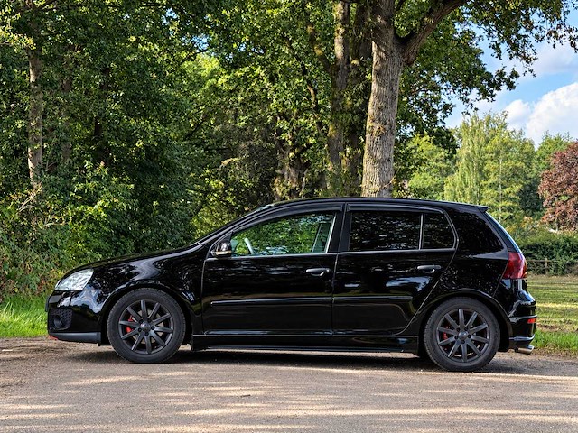 Volkswagen - golf - 2004 - kl-011-s - afbeelding 17 van  18