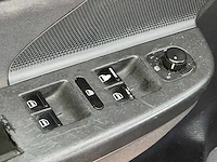 Volkswagen - golf - 2004 - kl-011-s - afbeelding 6 van  18