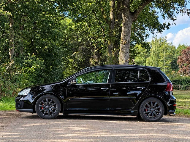 Volkswagen - golf - 2004 - kl-011-s - afbeelding 17 van  18