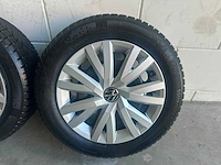 Volkswagen - golf - 8 - car tyre - afbeelding 8 van  11