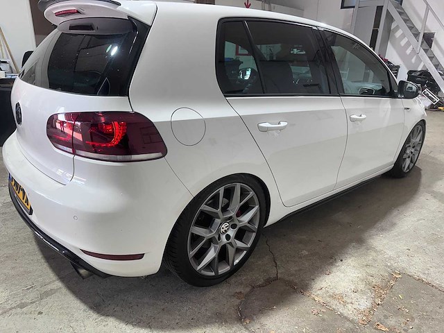 Volkswagen - golf - gti 2.0 dsg- s-907-vx- 2009 - afbeelding 16 van  21