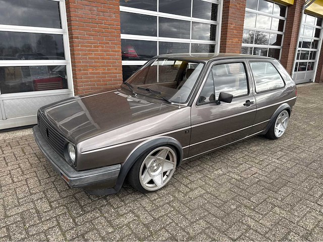 Volkswagen - golf - oldtimer - 1985 - afbeelding 7 van  14