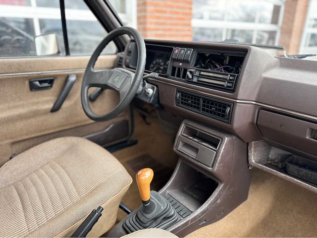 Volkswagen - golf - oldtimer - 1985 - afbeelding 2 van  27