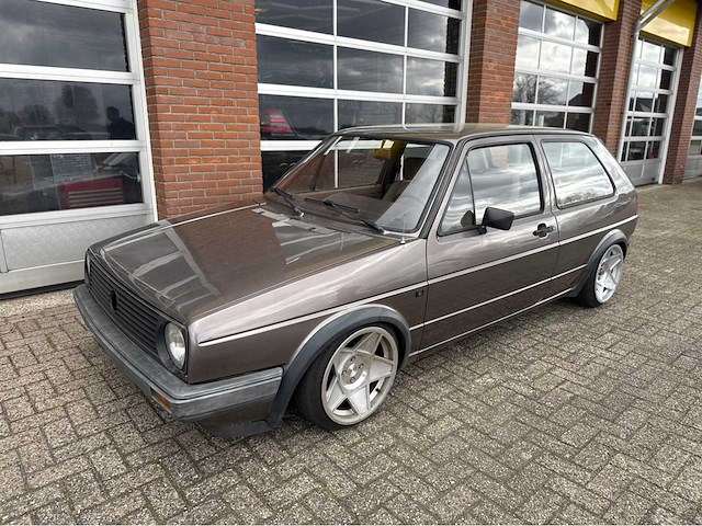 Volkswagen - golf - oldtimer - 1985 - afbeelding 1 van  27