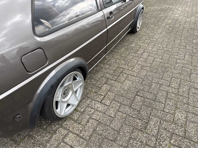 Volkswagen - golf - oldtimer - 1985 - afbeelding 13 van  27