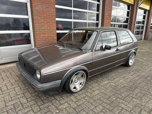 Volkswagen - golf - oldtimer - 1985 - afbeelding 1 van  28