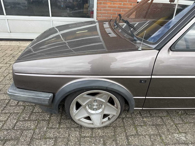 Volkswagen - golf - oldtimer - 1985 - afbeelding 14 van  28