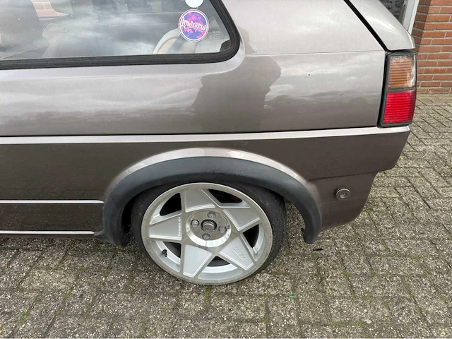 Volkswagen - golf - oldtimer - 1985 - afbeelding 15 van  28