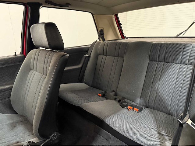 Volkswagen - golf - oldtimer - 1987 - afbeelding 11 van  33