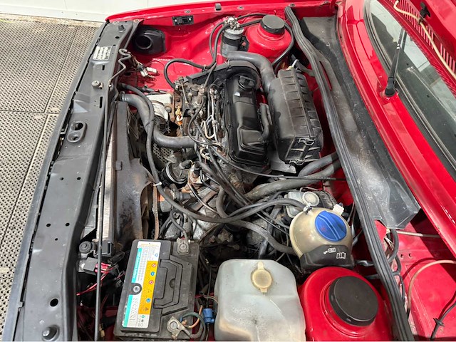 Volkswagen - golf - oldtimer - 1987 - afbeelding 17 van  33