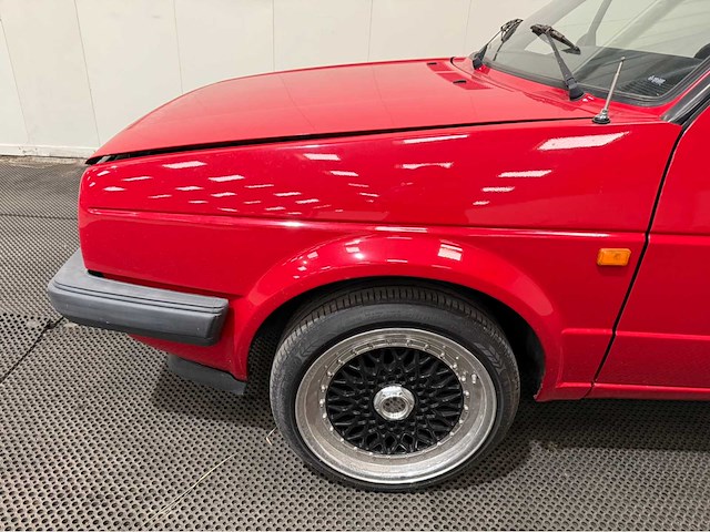 Volkswagen - golf - oldtimer - 1987 - afbeelding 24 van  33