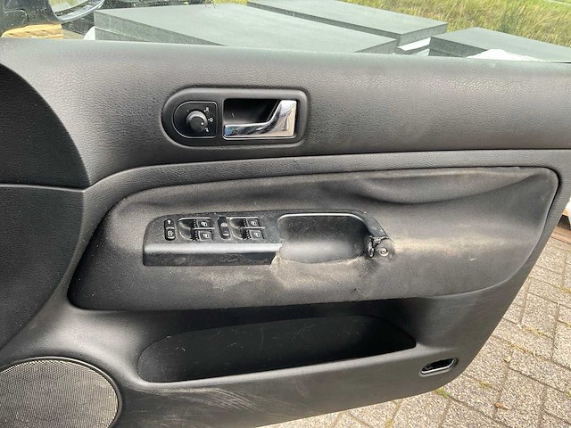 Volkswagen - golf - personenauto - afbeelding 6 van  24