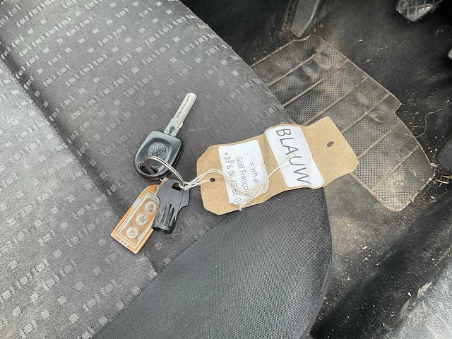 Volkswagen - golf - personenauto - afbeelding 17 van  24