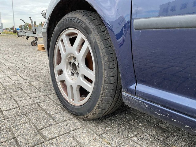 Volkswagen - golf - personenauto - afbeelding 23 van  24