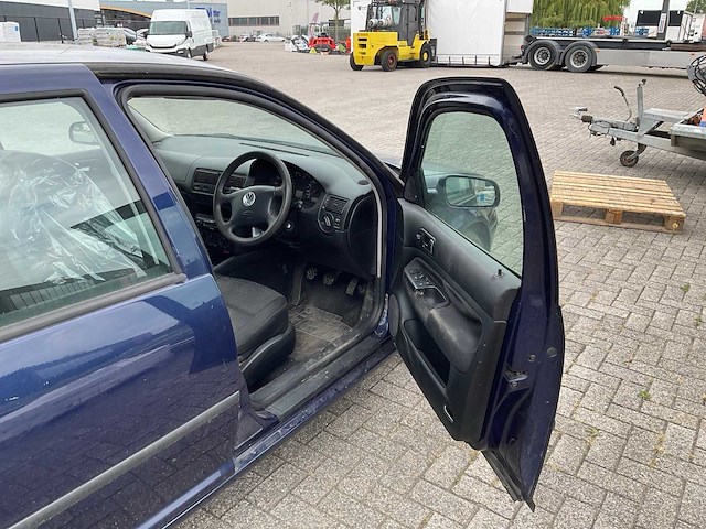 Volkswagen - golf - personenauto - afbeelding 5 van  24