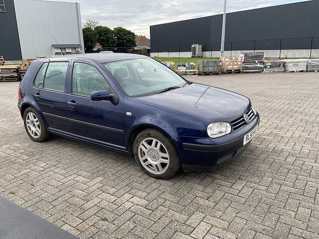 Volkswagen - golf - personenauto - afbeelding 12 van  24