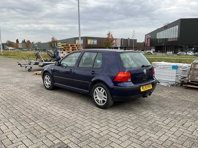 Volkswagen - golf - personenauto - afbeelding 20 van  24
