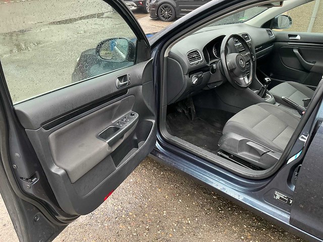 Volkswagen - golf - personenauto - afbeelding 17 van  17