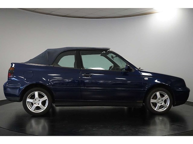 Volkswagen - golf cabriolet - 2.0 highline - car - afbeelding 12 van  17