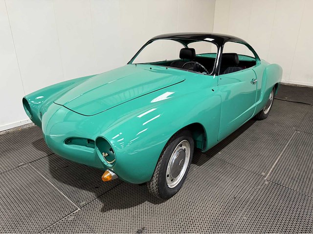 Volkswagen - karmann ghia - oldtimer - 1969 - afbeelding 12 van  28