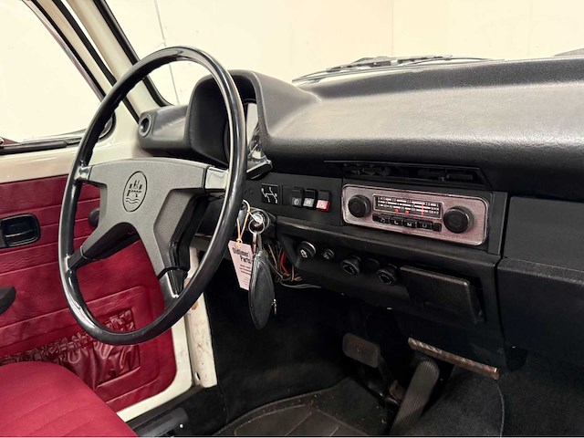 Volkswagen - kever - 1300 - oldtimer - 1972 - afbeelding 2 van  33