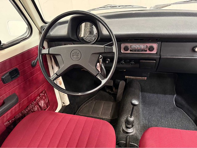 Volkswagen - kever - 1300 - oldtimer - 1972 - afbeelding 5 van  33