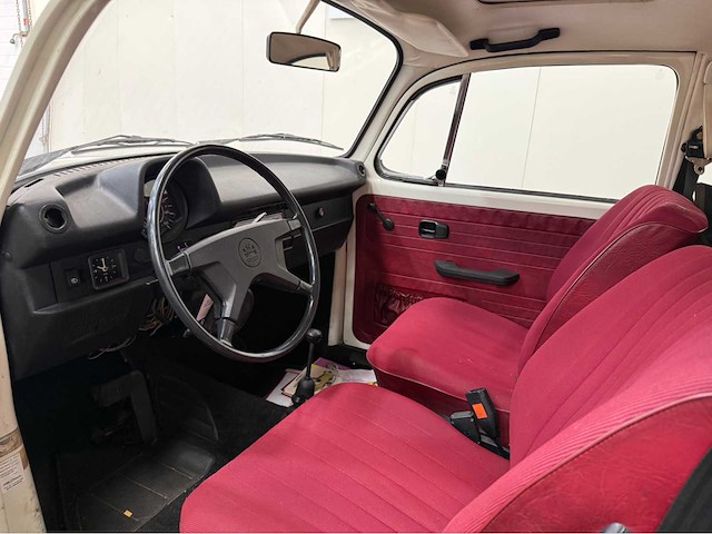 Volkswagen - kever - 1300 - oldtimer - 1972 - afbeelding 33 van  33