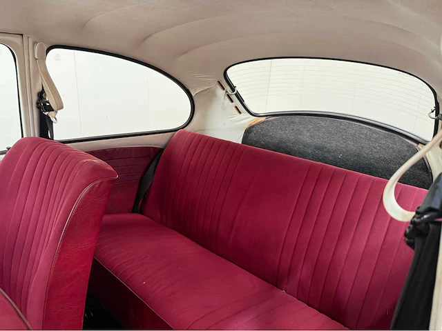Volkswagen - kever - 1300 - oldtimer - 1972 - afbeelding 7 van  33