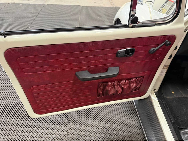 Volkswagen - kever - 1300 - oldtimer - 1972 - afbeelding 9 van  33